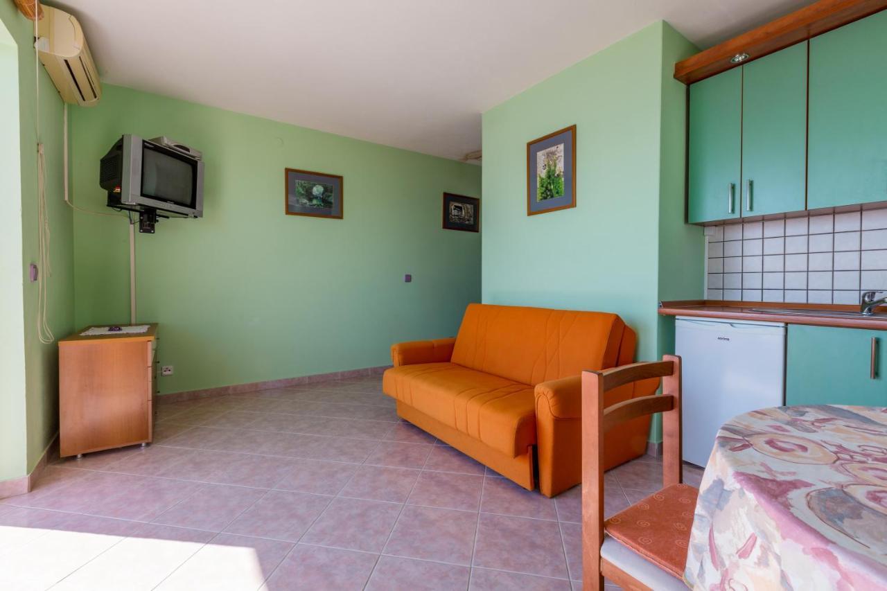 Apartmani Rino ドラマリ エクステリア 写真